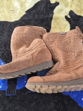 Muk Luks Brown Knit & Suede Ankle Boots
